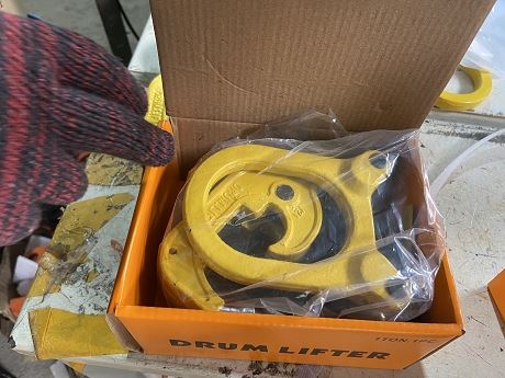 barrel lifting clamp (2)(001)